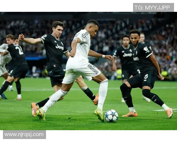 尤文图斯狂胜皇马五球大捷足总杯赛场引发热烈讨论